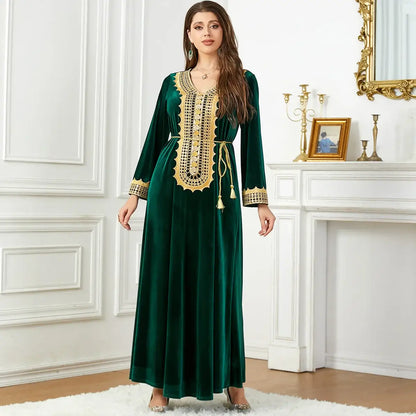 Morocco Party Dress for Women in Green Velvet with Lace-Up Detailing – Elegant Abaya for Autumn/Winter